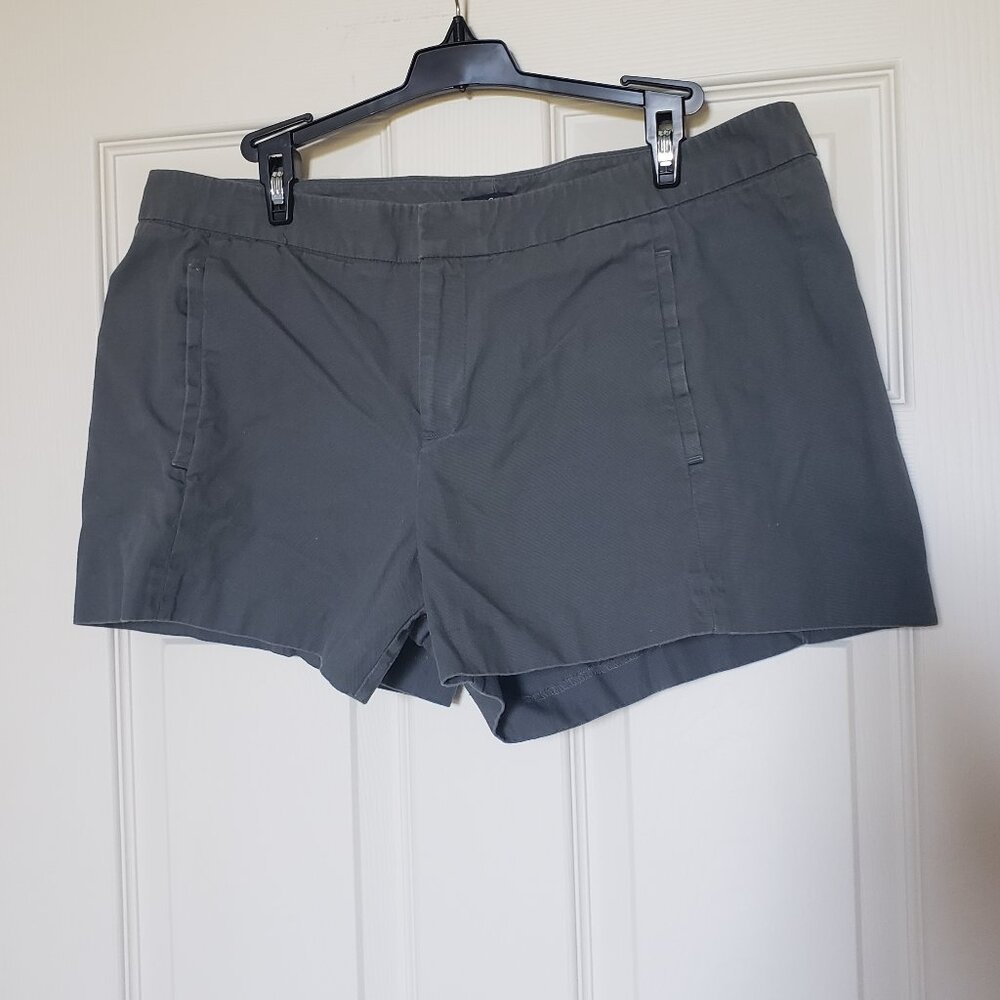 Gap Women’s Gray Cotton Pocket Shorts - Size 14 - EUC